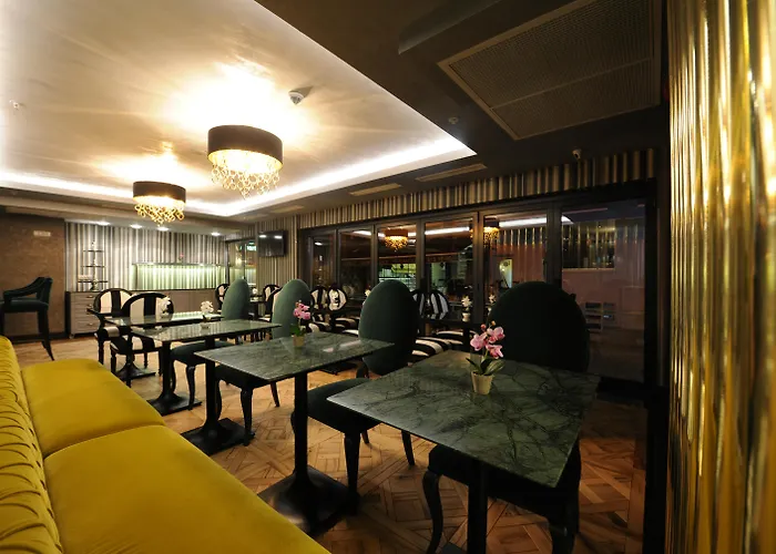Le Petit Palace Hotel - Special Category